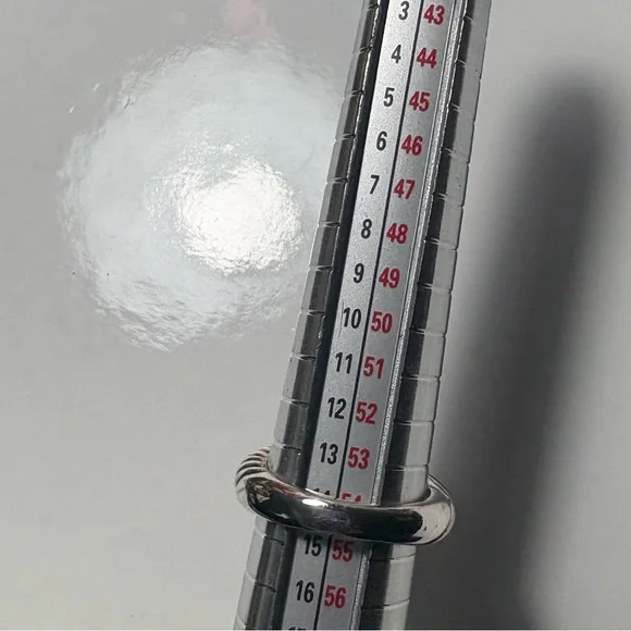 Vintage “Best” Signed Two Tone Statement Ring | Cushion Cut Crystal | Size 7.5 - Picture 8 of 12